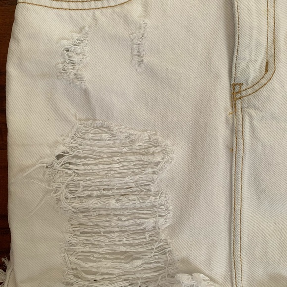 LF CARMAR Jean White Distressed Skirt - Picture 5 of 10